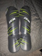 Nagolenniki muay thai