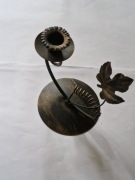 Metalowy Świecznik Dekoracyjny z Motywem Liścia – Wysokość 14 cm