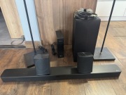 Soundbar LG SN4R, satelity bezprzewodowe plus stojaki
