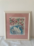 Haftowany wydziergany obraz łabędź woda kwiaty wiśnie sakura pastele