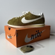 Buty sneakersy NIKE CORTEZ SE vintage 42.5 27cm HF3142-300 pacific moss
