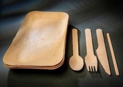 Drewniany prostokątny talerz jednorazowy