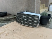 Atrapa chłodnicy Mercedes W115 115 888 05 23 Orginalne