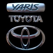 Toyota Yaris Emblemat Logo Znaczek Napis komplet 3 sztuki Nowe