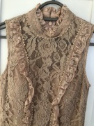 Elegancka sukienka z koronki!