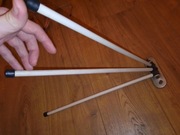 Wieszak trójramienny na ręczniki łazienkowy metalowy solidny 45cm PRL