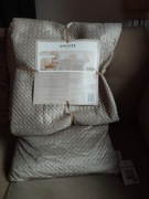 Zestaw beżowa narzuta i poduszka ozdobna aksamitna welurowa Smukee 