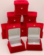 Miękkie Aksamitne Pudełko na Pierścionek