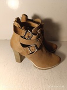 Botki skórzane LASOCKI 