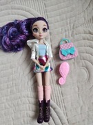 Lalka z ruchomymi stawami torebką, szczotką do czesania