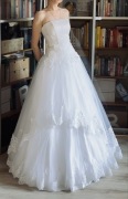 Suknia ślubna z koronką