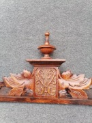 Rzeźbiona koronka do zegara lub mebla... 