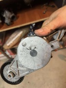 03g 903 315 C  Napinacz paska klinowego silnika