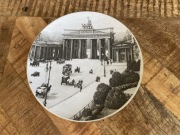 Talerz kolekcjonerski KPM Berlin Brama Brandenburska