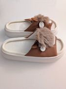 Uniseksowe kapcie domowe z wzorem Jaka