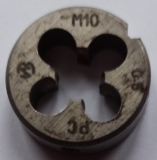 Narzynka prawa M10x0,5 PC prawoskrętna