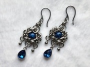 Kolczyki chainmaille SODALIT niebieskie 6,8 cm gothic elf stal chirurgiczna