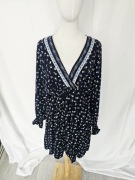 Nowa sukienka Springfield L 40