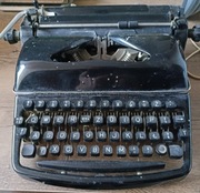 Stara, niemiecka maszyna do pisania