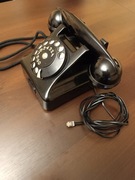 Zabytkowy aparat telefoniczny RWT CB-49/B-A