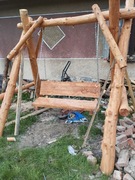 Huśtawka ogrodowa z drewna 