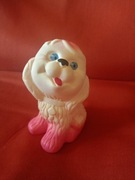 Gumowy piszczący pies 