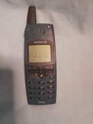 Ericsson R320s kultowy retro telefon z antena sprzedaje jako uszkodzony