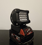 **Halogen LED 72W na baterie Miliwakee M18**