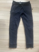 Granatowe dresy Mango 134