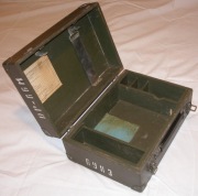 SKRZYNKA WOJSKOWA 16x25x36 cm okucia , RENTGENORADIOMETR DP-66M