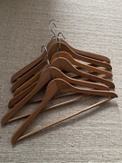 6 Drewniane Wieszaki Komplet