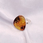 Pierścionek - Srebro i Bursztyn