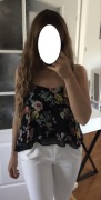 Top na lato rozkloszowanych Bershka rozm. S w kwiaty letni krótki