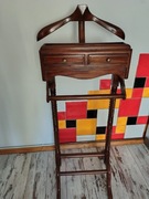 Stary lokaj do garderoby