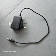 Zasilacz DC uniwersaln 0.5V 500MA wtyk gruby 4x1.7mm ładowarka używana opis