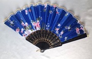 Niebieski wachlarz w japońskim stylu 