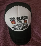 Czapka z daszkiem stylowa