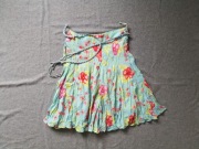 Spódnica midi w kwiaty kwiatowy print rozkloszowana marszczona z paskiem