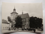 Stara fotografia BARTOSZYCE kościół św. Jana samochód Warszawa motory 2 szt
