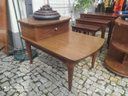 Stolik podręczny lub szafka nocna