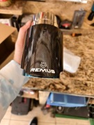 Końcówka Wydechu Remus Carbon niebieski chrom 