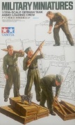 German Tank Ammo-Loading Crew 1:35 Tamiya