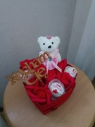 Flowerbox mydlany z misiem na Walentynki 