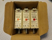 3 sztuki Bezpiecznik 100A 500V NH000-gL/gG 2NA7 830