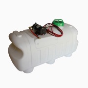 Elektryczny opryskiwacz ciśnieniowy - dezynfekcja, nawożenie