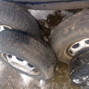 Opony zimowe 13 komplet  z felgami 4 sztuki