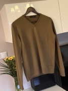 sweter w ultra modnym kolorze Calvin Klein L
