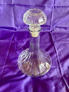 Piękna karafka Bardzo smukła.