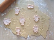 Foremki wykrawacze do ciastek pierników – Koci Domek Gabi – 7 sztuk