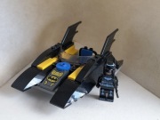 LEGO Minifigurka Super Heroes Batman Electro Suit + Batboat